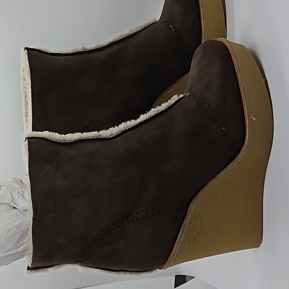 NIB Chloe sheepskin booties 37.5 EU - Picture 2 of 11